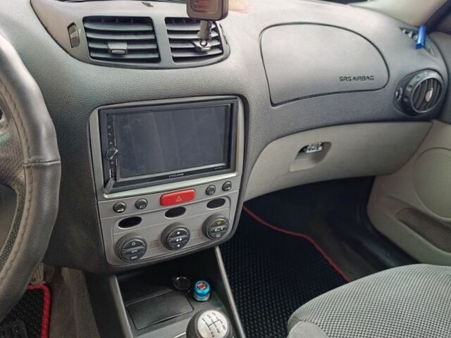 Сірий Альфа Ромео 147, об'ємом двигуна 1.6 л та пробігом 208 тис. км за 3200 $, фото 4 на Automoto.ua