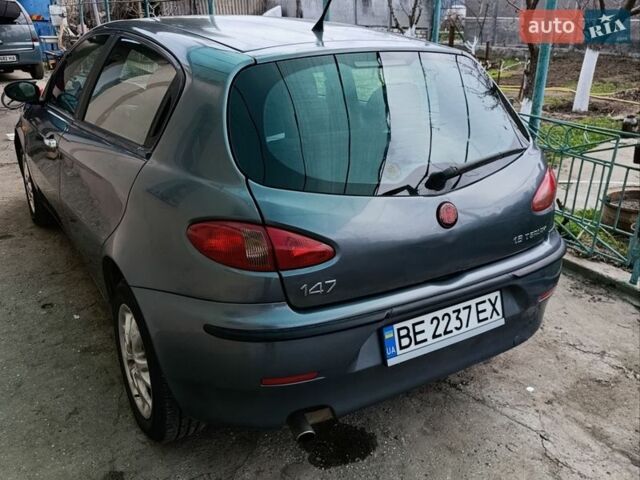 Серый Альфа Ромео 147, объемом двигателя 1.6 л и пробегом 208 тыс. км за 3200 $, фото 2 на Automoto.ua