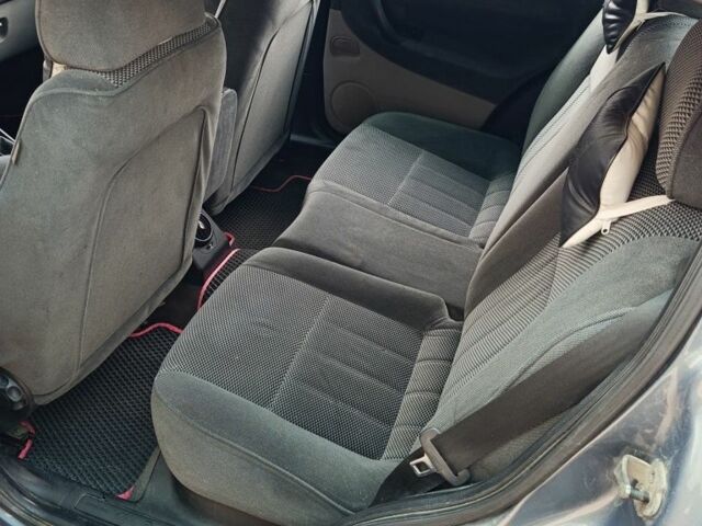 Сірий Альфа Ромео 147, об'ємом двигуна 1.6 л та пробігом 208 тис. км за 3200 $, фото 5 на Automoto.ua