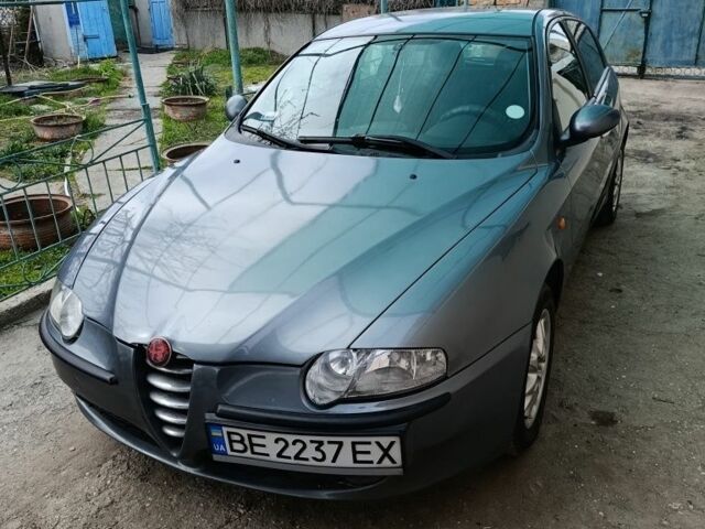 Сірий Альфа Ромео 147, об'ємом двигуна 1.6 л та пробігом 208 тис. км за 3200 $, фото 1 на Automoto.ua