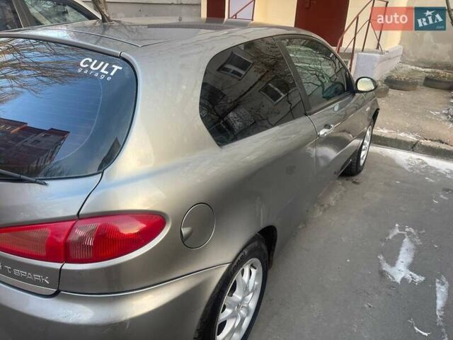 Сірий Альфа Ромео 147, об'ємом двигуна 1.6 л та пробігом 207 тис. км за 4600 $, фото 6 на Automoto.ua