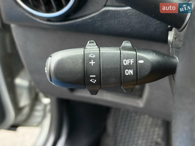 Сірий Альфа Ромео 147, об'ємом двигуна 1.6 л та пробігом 208 тис. км за 3499 $, фото 41 на Automoto.ua