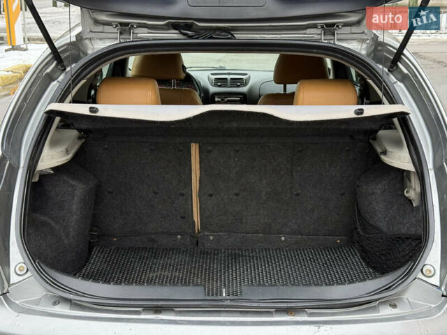 Сірий Альфа Ромео 147, об'ємом двигуна 1.6 л та пробігом 208 тис. км за 3499 $, фото 11 на Automoto.ua