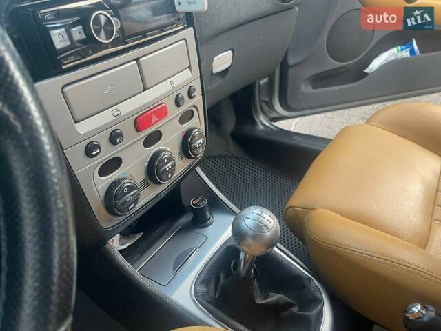 Сірий Альфа Ромео 147, об'ємом двигуна 1.6 л та пробігом 207 тис. км за 4600 $, фото 11 на Automoto.ua