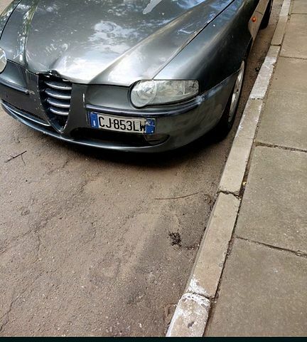 Серый Альфа Ромео 147, объемом двигателя 1.6 л и пробегом 250 тыс. км за 1150 $, фото 3 на Automoto.ua