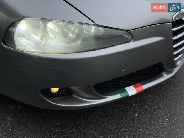 Сірий Альфа Ромео 147, об'ємом двигуна 1.6 л та пробігом 208 тис. км за 3499 $, фото 32 на Automoto.ua