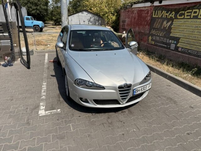 Серый Альфа Ромео 147, объемом двигателя 1.9 л и пробегом 285 тыс. км за 3500 $, фото 2 на Automoto.ua