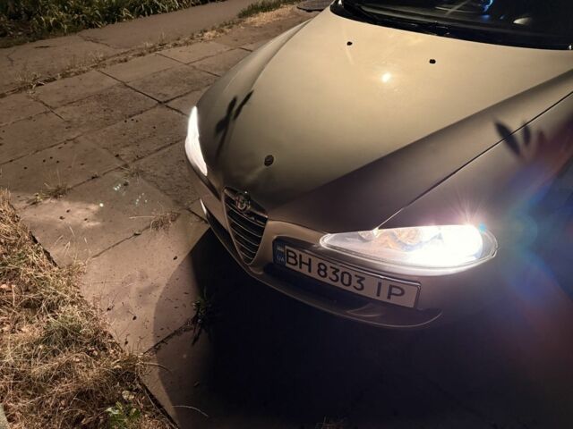 Серый Альфа Ромео 147, объемом двигателя 1.9 л и пробегом 285 тыс. км за 3500 $, фото 7 на Automoto.ua