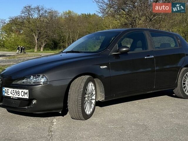 Серый Альфа Ромео 147, объемом двигателя 1.6 л и пробегом 228 тыс. км за 4490 $, фото 5 на Automoto.ua