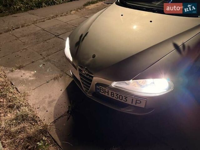 Серый Альфа Ромео 147, объемом двигателя 1.9 л и пробегом 285 тыс. км за 3500 $, фото 6 на Automoto.ua