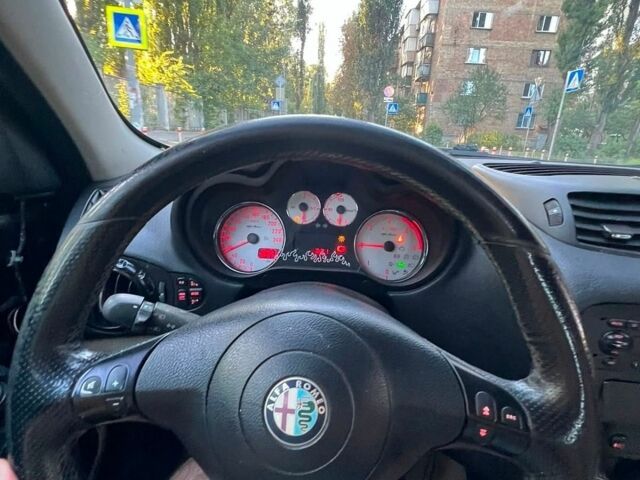 Серый Альфа Ромео 147, объемом двигателя 1.91 л и пробегом 184 тыс. км за 1300 $, фото 1 на Automoto.ua