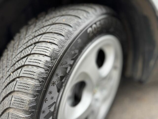 Сірий Альфа Ромео 147, об'ємом двигуна 1.9 л та пробігом 299 тис. км за 1999 $, фото 12 на Automoto.ua