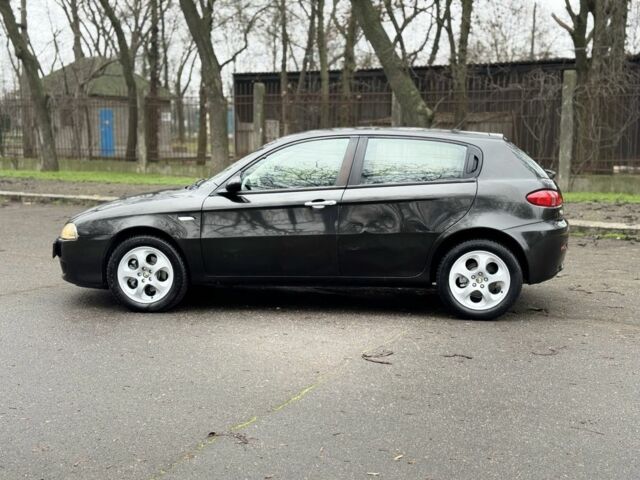 Сірий Альфа Ромео 147, об'ємом двигуна 1.9 л та пробігом 299 тис. км за 1999 $, фото 16 на Automoto.ua