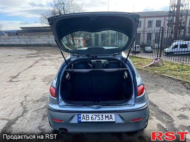 Синій Альфа Ромео 147, об'ємом двигуна 1.6 л та пробігом 274 тис. км за 2800 $, фото 7 на Automoto.ua