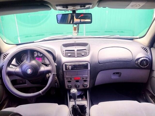 Синій Альфа Ромео 147, об'ємом двигуна 1.6 л та пробігом 0 тис. км за 4200 $, фото 6 на Automoto.ua