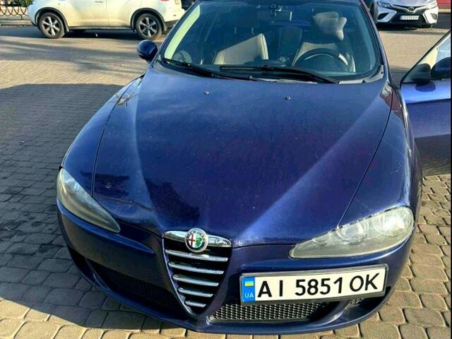 Синий Альфа Ромео 147, объемом двигателя 1.6 л и пробегом 220 тыс. км за 4500 $, фото 1 на Automoto.ua