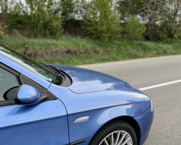 Синий Альфа Ромео 147, объемом двигателя 1.6 л и пробегом 270 тыс. км за 4100 $, фото 18 на Automoto.ua