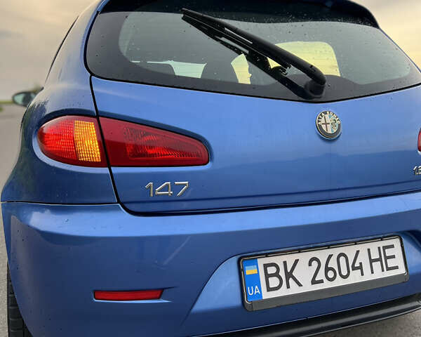Синий Альфа Ромео 147, объемом двигателя 1.6 л и пробегом 270 тыс. км за 4100 $, фото 7 на Automoto.ua