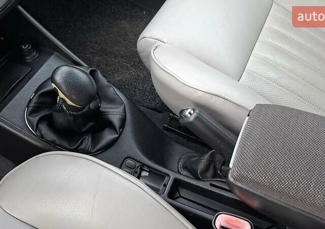 Зеленый Альфа Ромео 147, объемом двигателя 1.6 л и пробегом 189 тыс. км за 3500 $, фото 8 на Automoto.ua