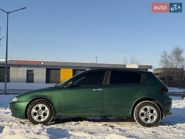 Зеленый Альфа Ромео 147, объемом двигателя 1.6 л и пробегом 232 тыс. км за 4200 $, фото 2 на Automoto.ua