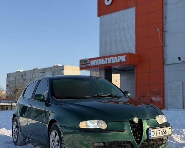 Зеленый Альфа Ромео 147, объемом двигателя 1.6 л и пробегом 232 тыс. км за 4200 $, фото 4 на Automoto.ua