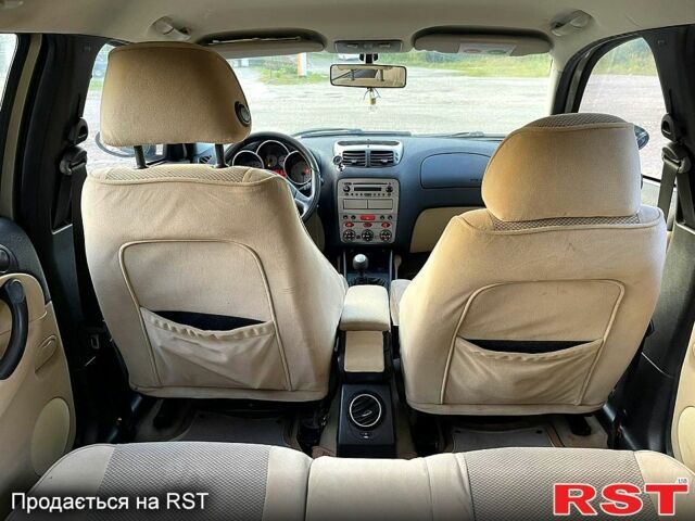 Зеленый Альфа Ромео 147, объемом двигателя 1.9 л и пробегом 0 тыс. км за 2800 $, фото 4 на Automoto.ua