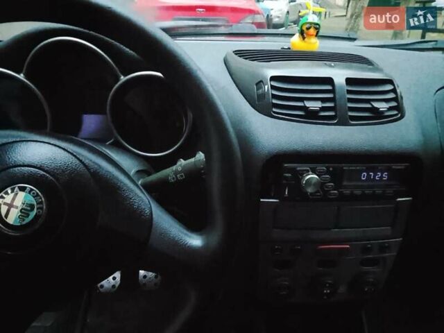 Зеленый Альфа Ромео 147, объемом двигателя 1.6 л и пробегом 255 тыс. км за 1600 $, фото 16 на Automoto.ua