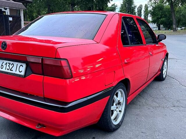 Червоний Альфа Ромео 155, об'ємом двигуна 2 л та пробігом 209 тис. км за 1100 $, фото 2 на Automoto.ua