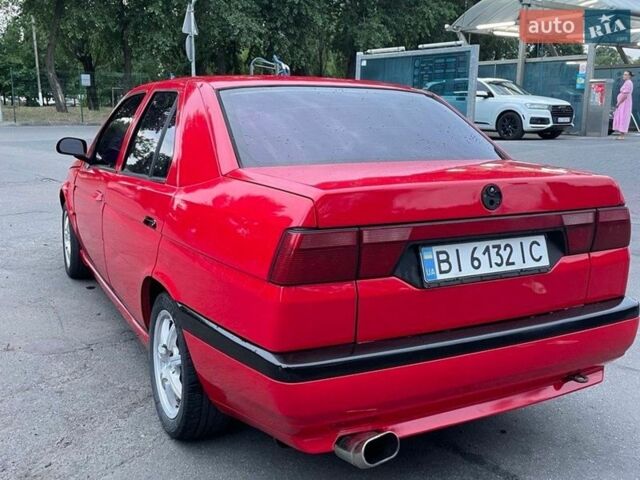 Червоний Альфа Ромео 155, об'ємом двигуна 2 л та пробігом 250 тис. км за 1000 $, фото 3 на Automoto.ua