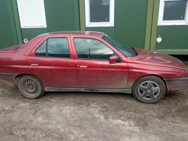 Красный Альфа Ромео 155, объемом двигателя 2 л и пробегом 255 тыс. км за 1500 $, фото 4 на Automoto.ua