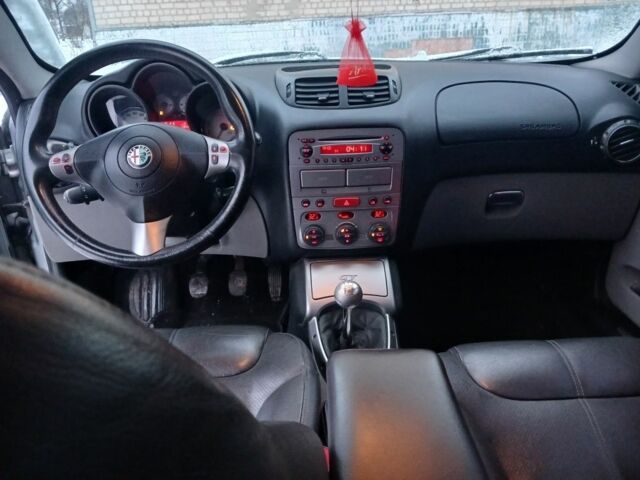 Сірий Альфа Ромео 155, об'ємом двигуна 2 л та пробігом 190 тис. км за 3950 $, фото 10 на Automoto.ua