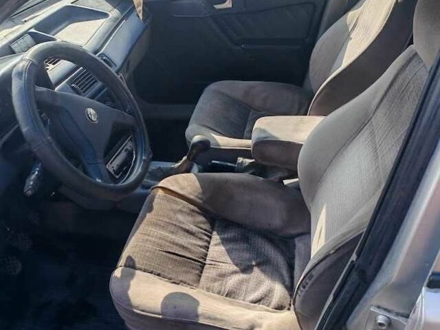 Сірий Альфа Ромео 155, об'ємом двигуна 1.7 л та пробігом 373 тис. км за 800 $, фото 6 на Automoto.ua