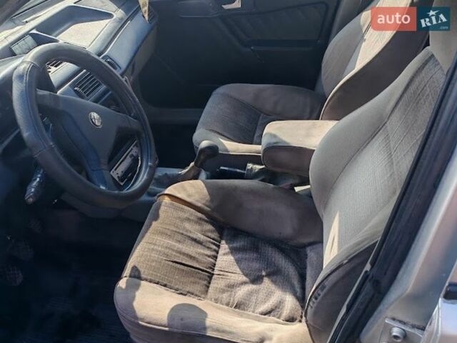 Сірий Альфа Ромео 155, об'ємом двигуна 1.7 л та пробігом 373 тис. км за 800 $, фото 6 на Automoto.ua