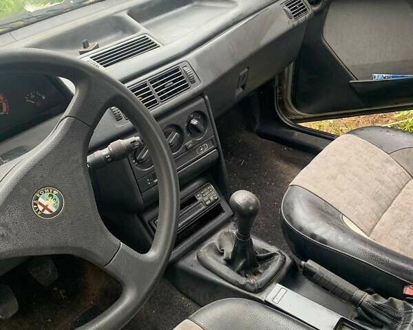 Серый Альфа Ромео 155, объемом двигателя 1.8 л и пробегом 220 тыс. км за 800 $, фото 7 на Automoto.ua