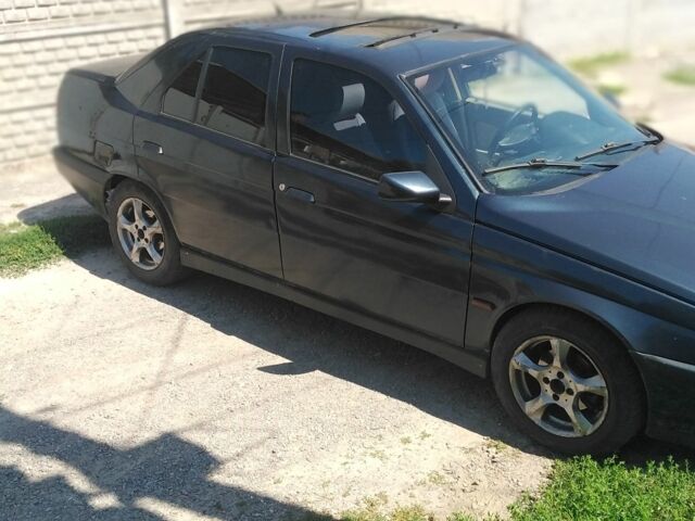 Синий Альфа Ромео 155, объемом двигателя 2 л и пробегом 400 тыс. км за 1756 $, фото 8 на Automoto.ua