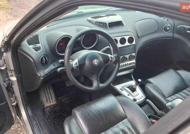 Бежевий Альфа Ромео 156, об'ємом двигуна 2 л та пробігом 201 тис. км за 2500 $, фото 13 на Automoto.ua