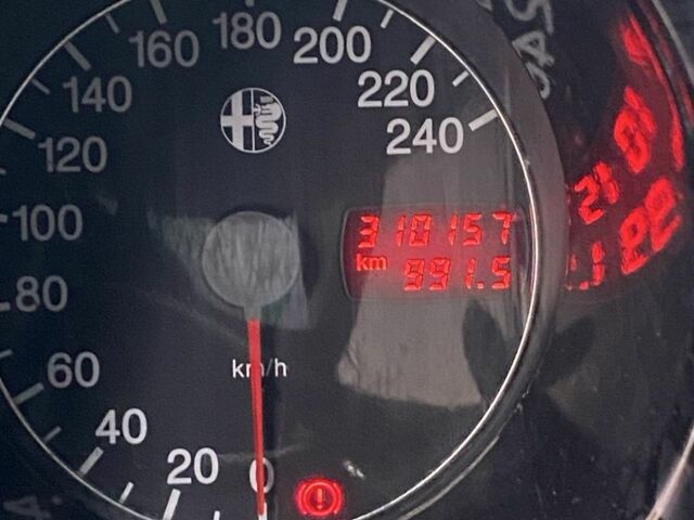 Чорний Альфа Ромео 156, об'ємом двигуна 1.9 л та пробігом 310 тис. км за 4200 $, фото 16 на Automoto.ua