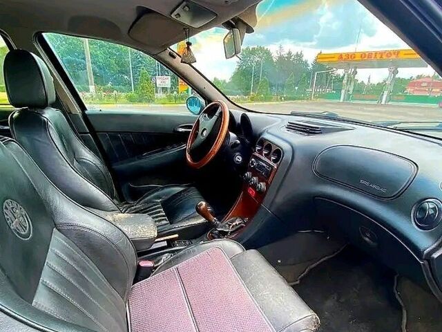 Черный Альфа Ромео 156, объемом двигателя 2 л и пробегом 300 тыс. км за 2700 $, фото 6 на Automoto.ua