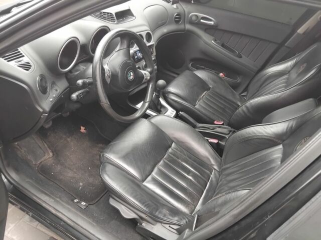 Черный Альфа Ромео 156, объемом двигателя 1.9 л и пробегом 324 тыс. км за 1800 $, фото 5 на Automoto.ua