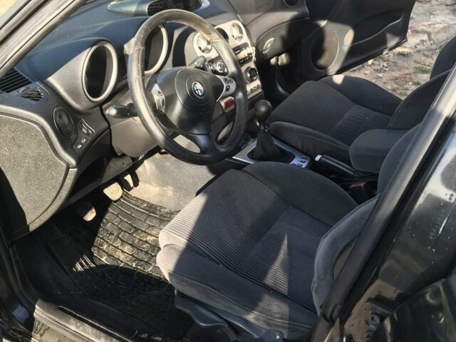 Чорний Альфа Ромео 156, об'ємом двигуна 1.9 л та пробігом 235 тис. км за 1950 $, фото 12 на Automoto.ua