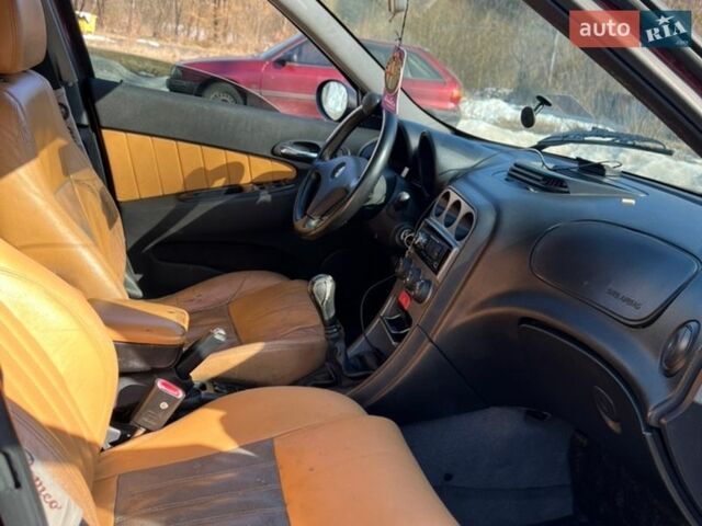 Красный Альфа Ромео 156, объемом двигателя 2 л и пробегом 288 тыс. км за 2600 $, фото 14 на Automoto.ua