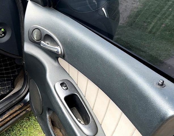 Альфа Ромео 156, объемом двигателя 1.9 л и пробегом 350 тыс. км за 2800 $, фото 4 на Automoto.ua