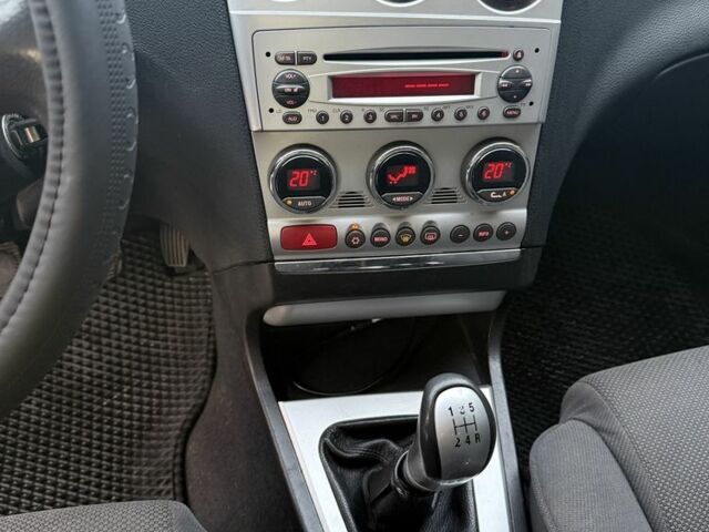 Серый Альфа Ромео 156, объемом двигателя 2 л и пробегом 213 тыс. км за 3600 $, фото 10 на Automoto.ua