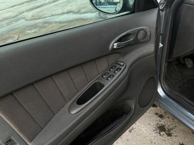 Серый Альфа Ромео 156, объемом двигателя 2 л и пробегом 213 тыс. км за 3600 $, фото 9 на Automoto.ua