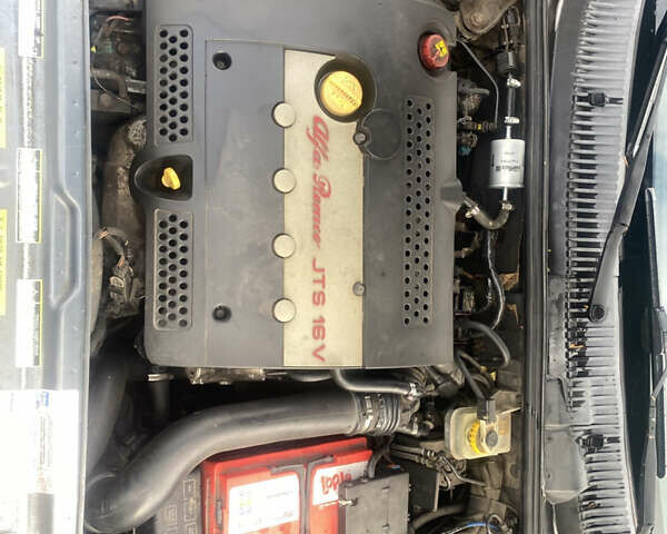 Сірий Альфа Ромео 156, об'ємом двигуна 2 л та пробігом 264 тис. км за 3200 $, фото 11 на Automoto.ua