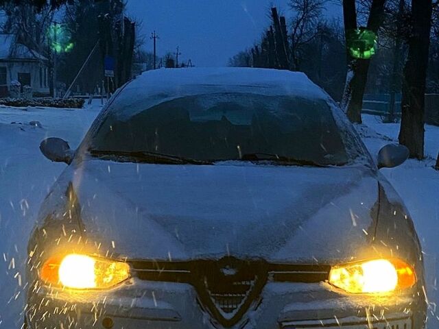 Серый Альфа Ромео 156, объемом двигателя 1.9 л и пробегом 500 тыс. км за 2000 $, фото 1 на Automoto.ua