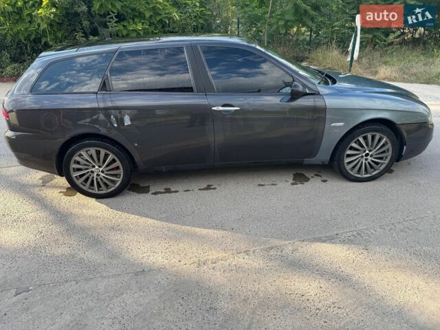 Сірий Альфа Ромео 156, об'ємом двигуна 1.75 л та пробігом 211 тис. км за 2700 $, фото 4 на Automoto.ua