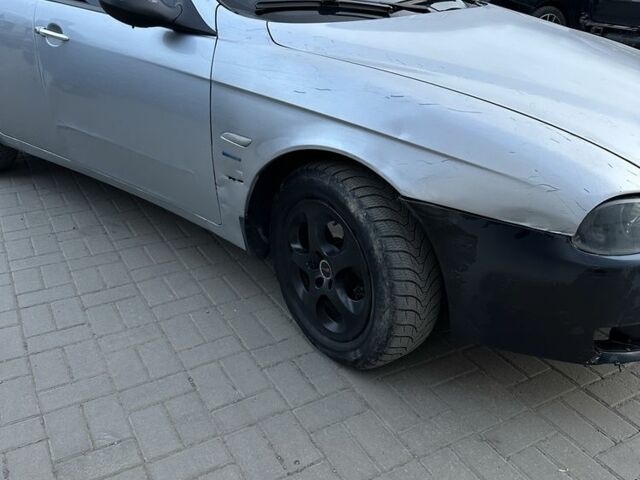 Серый Альфа Ромео 156, объемом двигателя 1.9 л и пробегом 205 тыс. км за 2257 $, фото 3 на Automoto.ua