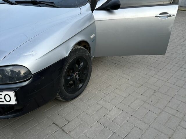 Серый Альфа Ромео 156, объемом двигателя 1.9 л и пробегом 205 тыс. км за 2257 $, фото 5 на Automoto.ua