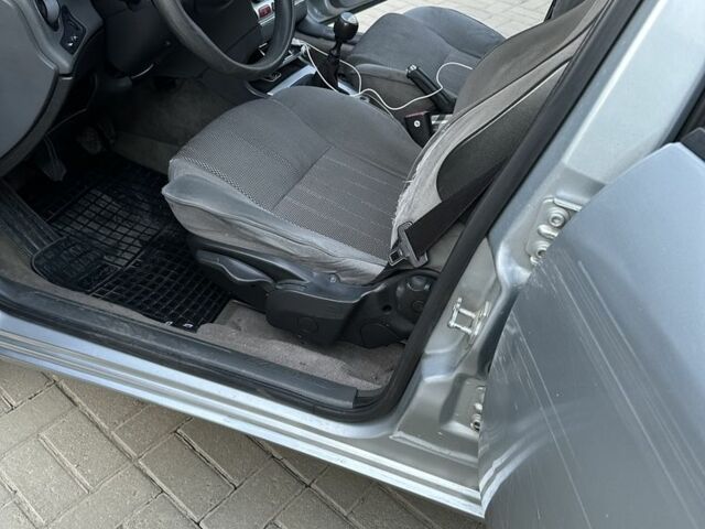 Серый Альфа Ромео 156, объемом двигателя 1.9 л и пробегом 205 тыс. км за 2257 $, фото 4 на Automoto.ua